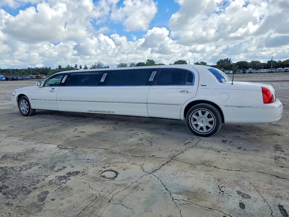 Aukcja sprzedaży 2008 Lincoln Town Car, vin: 2L1FM88W08X658708, numer aukcji: 70557396