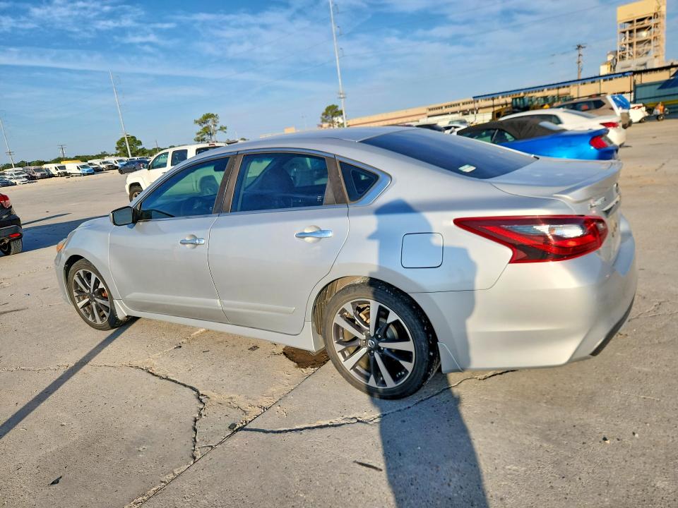 70668546 :رقم المزاد ، 1N4AL3AP2HN316285 vin ، 2017 Nissan Altima مزاد بيع