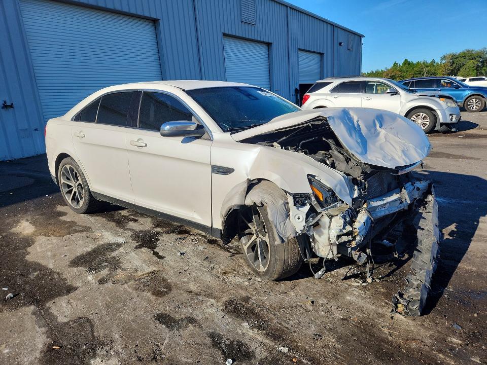 70096416 :رقم المزاد ، 1FAHP2F83FG103121 vin ، 2015 Ford Taurus مزاد بيع