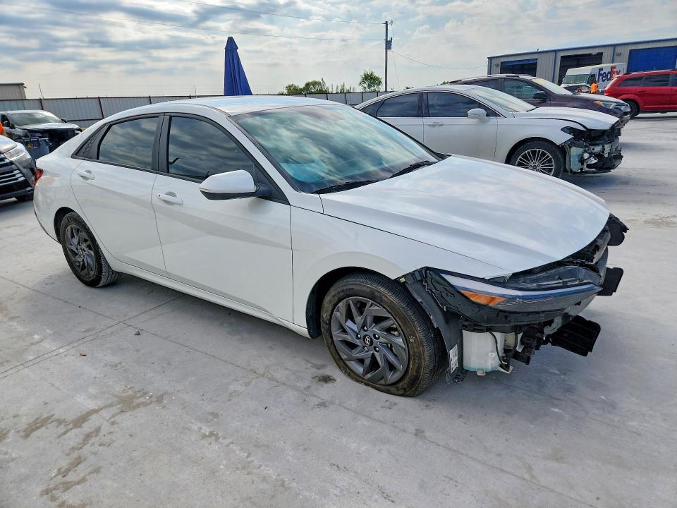 2024 Hyundai Elantra მანქანა იყიდება აუქციონზე, vin: KMHLM4DG2RU705688, აუქციონის ნომერი: 70622156