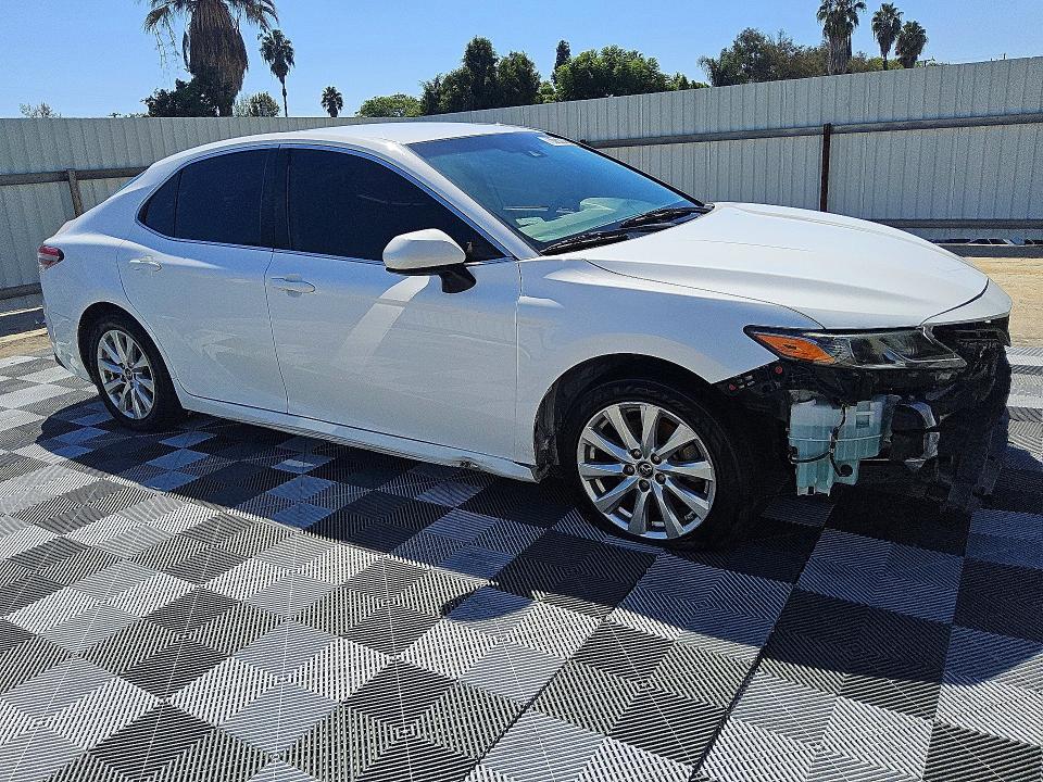2019 Toyota Camry მანქანა იყიდება აუქციონზე, vin: 4T1B11HK3KU263107, აუქციონის ნომერი: 67377836