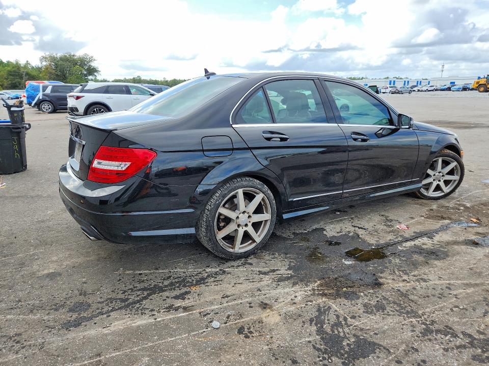 69383996 :رقم المزاد ، WDDGF5HB4EG162444 vin ، 2014 Mercedes-benz C مزاد بيع