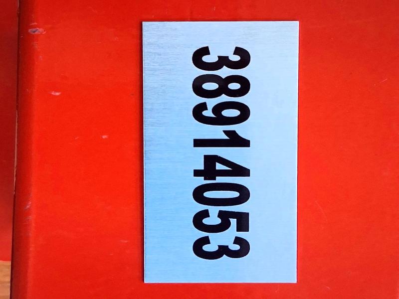 69159356 :رقم المزاد ، 38914053 vin ، 2027 Others 1 Ton Skid Steer Tire مزاد بيع