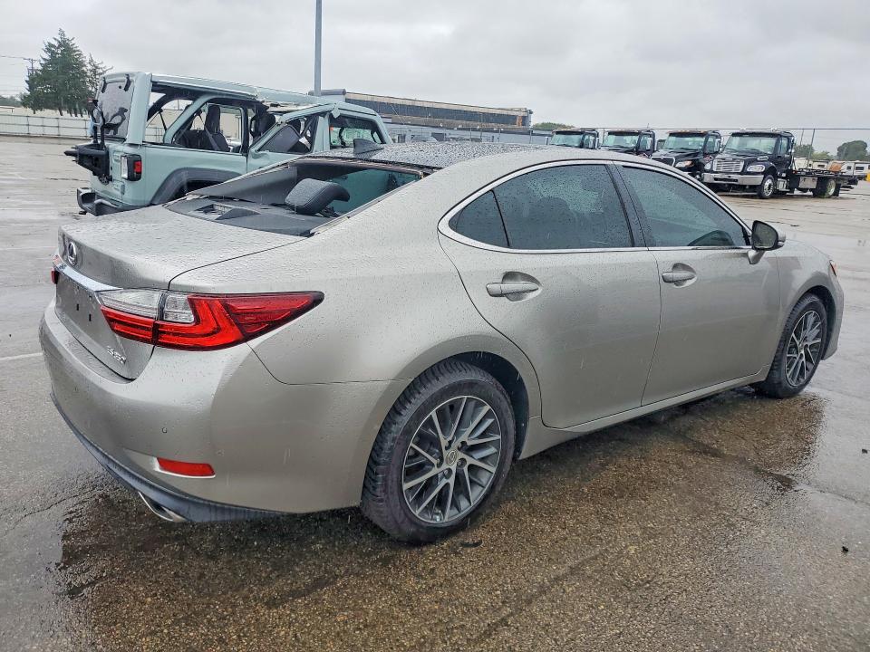 68923676 :رقم المزاد ، 58ABK1GG5GU029707 vin ، 2016 Lexus Es مزاد بيع
