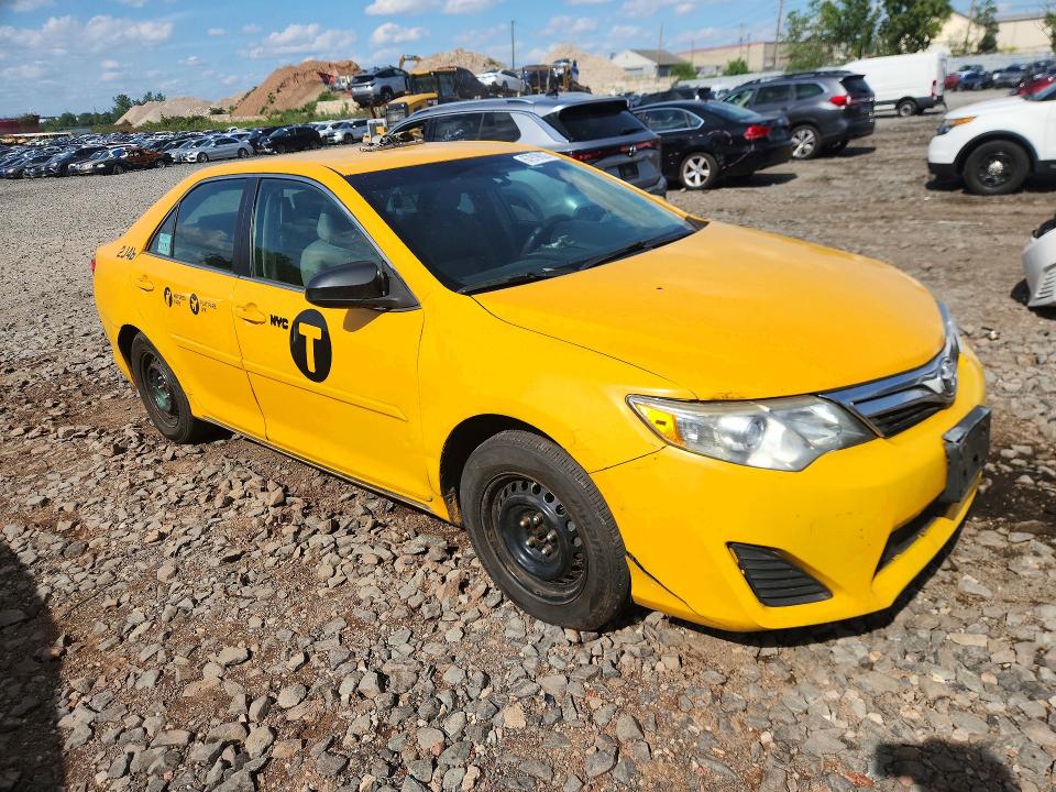 67919926 :رقم المزاد ، 4T4BF1FK1ER370378 vin ، 2014 Toyota Camry مزاد بيع