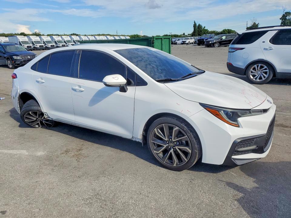 67781196 :رقم المزاد ، 5YFS4RCE3LP057554 vin ، 2020 Toyota Corolla مزاد بيع