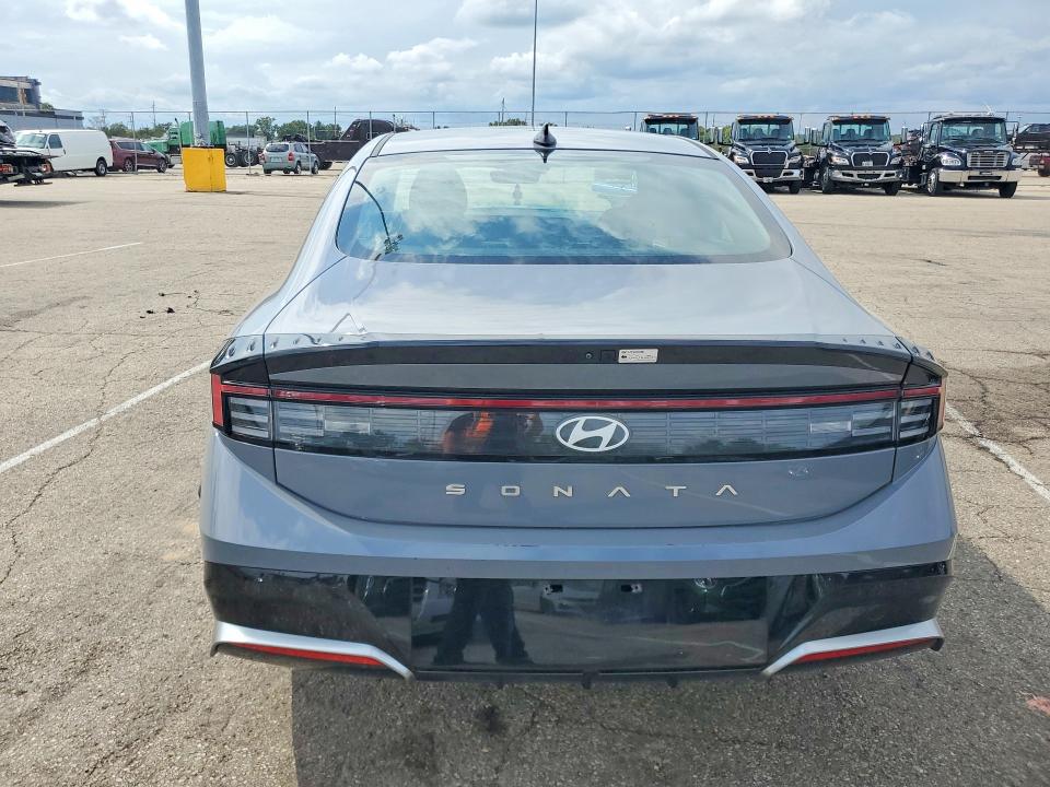 2025 Hyundai Sonata მანქანა იყიდება აუქციონზე, vin: KMHL64JA4SA501850, აუქციონის ნომერი: 67266826