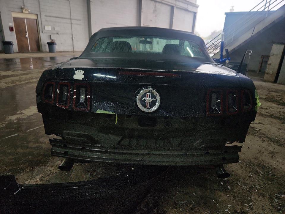 70044776 :رقم المزاد ، 1ZVBP8EM6E5325466 vin ، 2014 Ford Mustang مزاد بيع