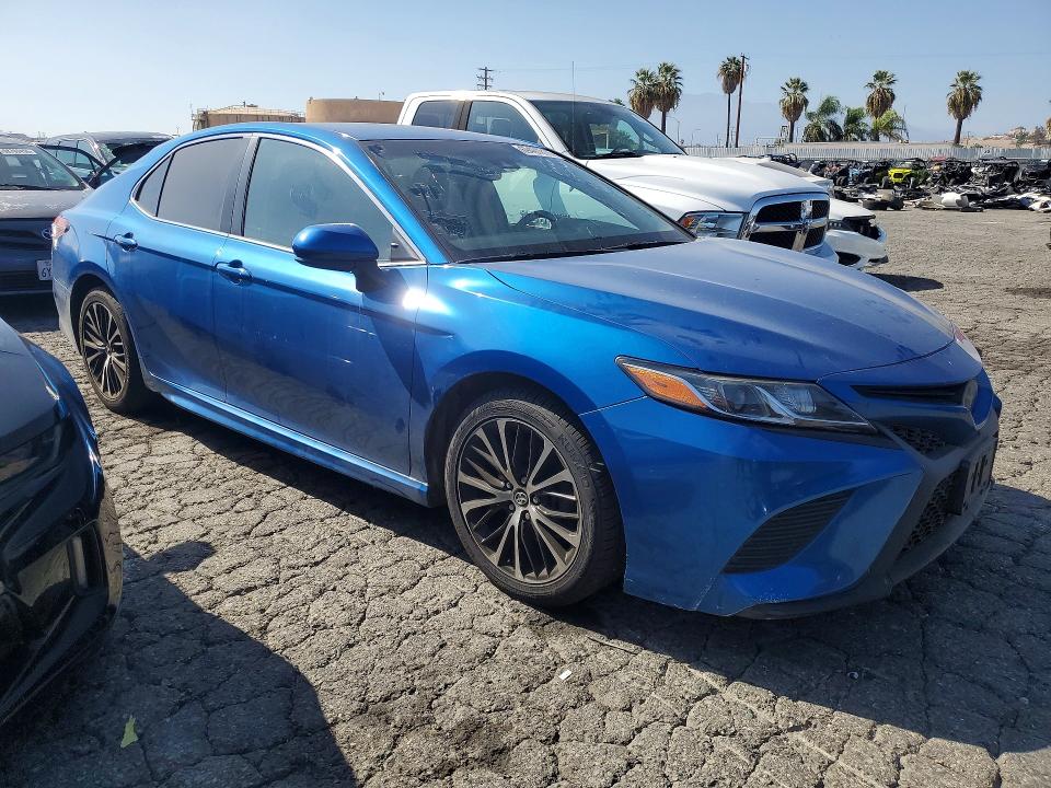 Продаж на аукціоні авто 2018 Toyota Camry, vin: 4T1B11HK0JU109260, номер лоту: 69497816