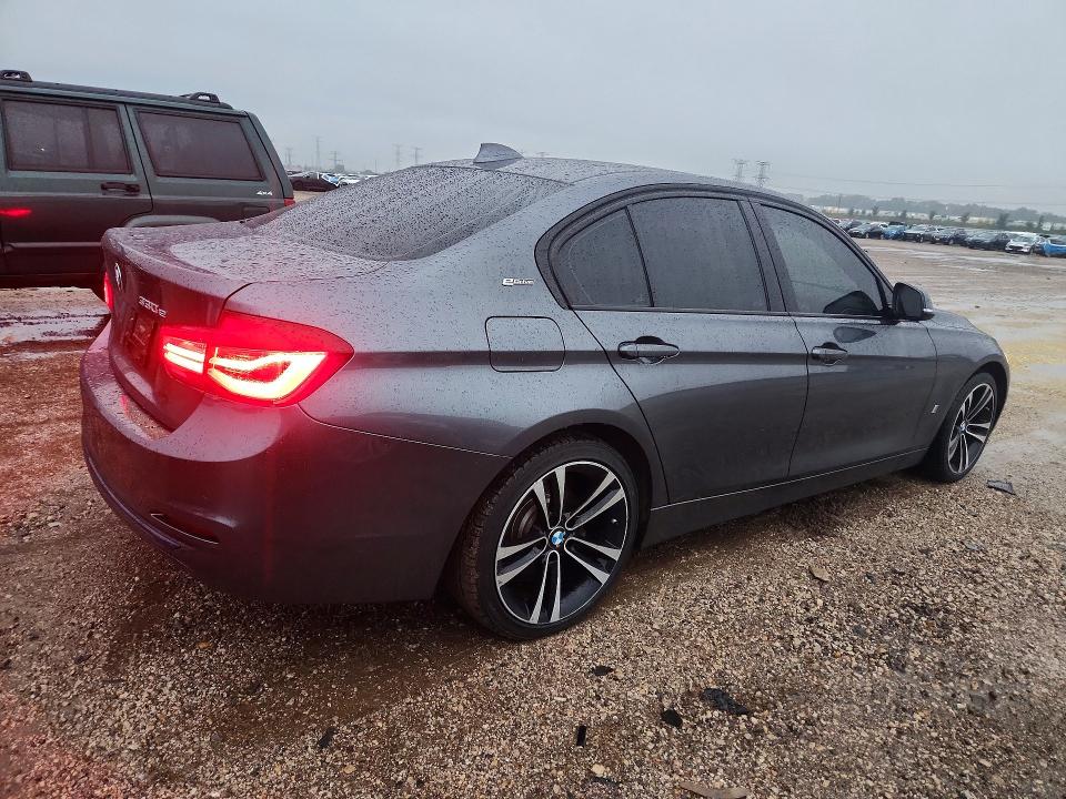 59409956 :رقم المزاد ، WBA8E1C55JA159610 vin ، 2018 Bmw 330e مزاد بيع