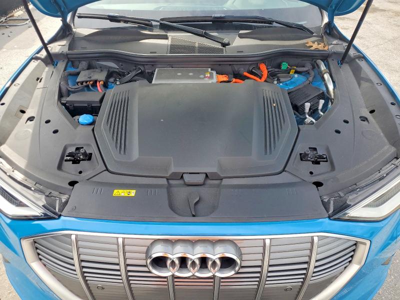 Продаж на аукціоні авто 2019 Audi E-tron, vin: WA1LABGE3KB012765, номер лоту: 67870006