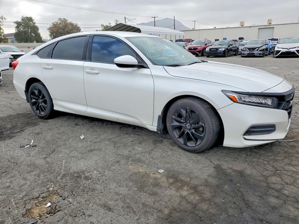 69023106 :رقم المزاد ، 1HGCV1F15KA016990 vin ، 2019 Honda Accord مزاد بيع