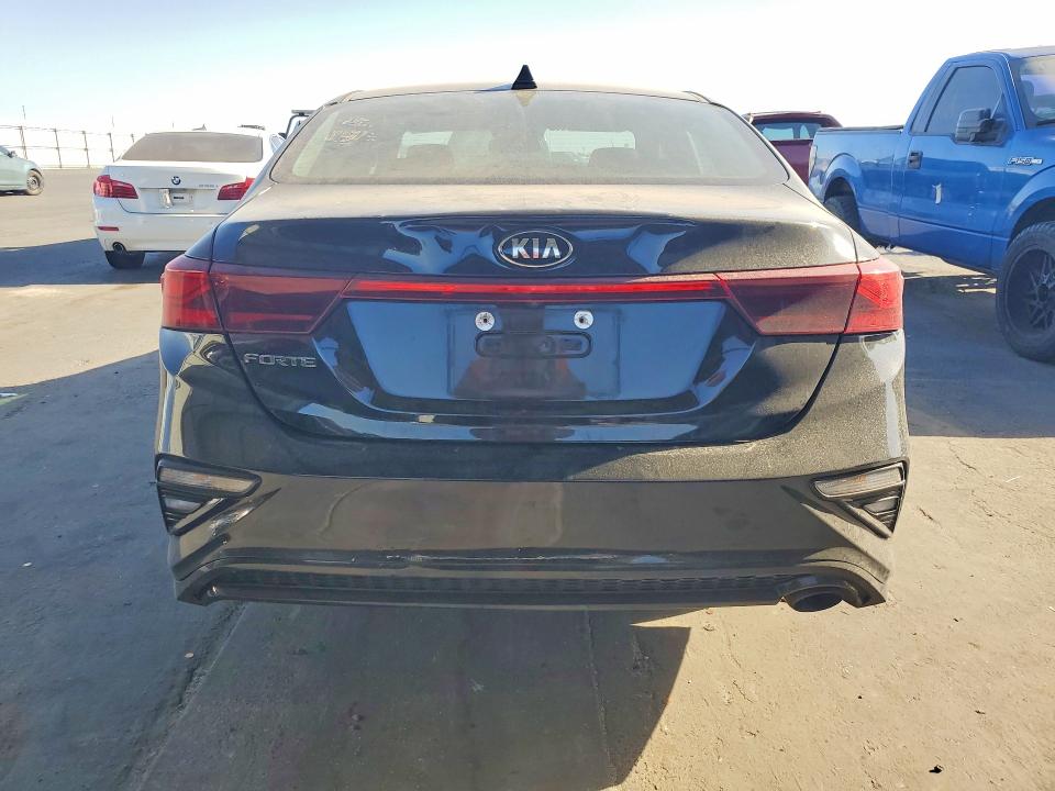 68447076 :رقم المزاد ، 3KPF24AD6LE228013 vin ، 2020 Kia Forte مزاد بيع