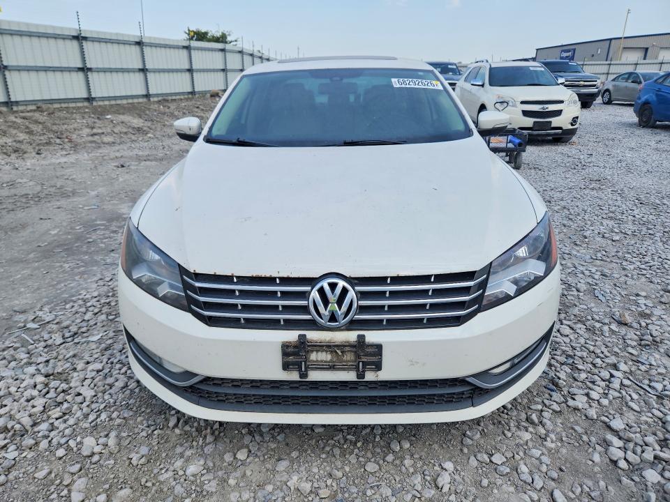 68292626 :رقم المزاد ، 1VWBN7A37EC099530 vin ، 2014 Volkswagen Passat مزاد بيع