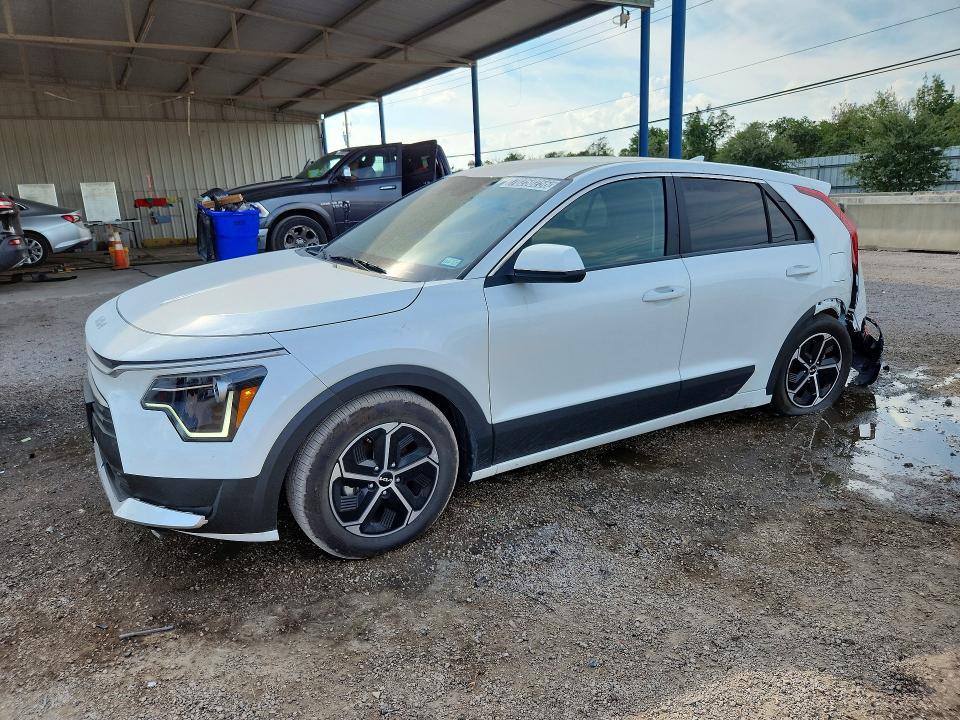 Auction sale of the 2026 Kia Niro, vin: KNDCP3LE9T5362787, lot number: 70250256