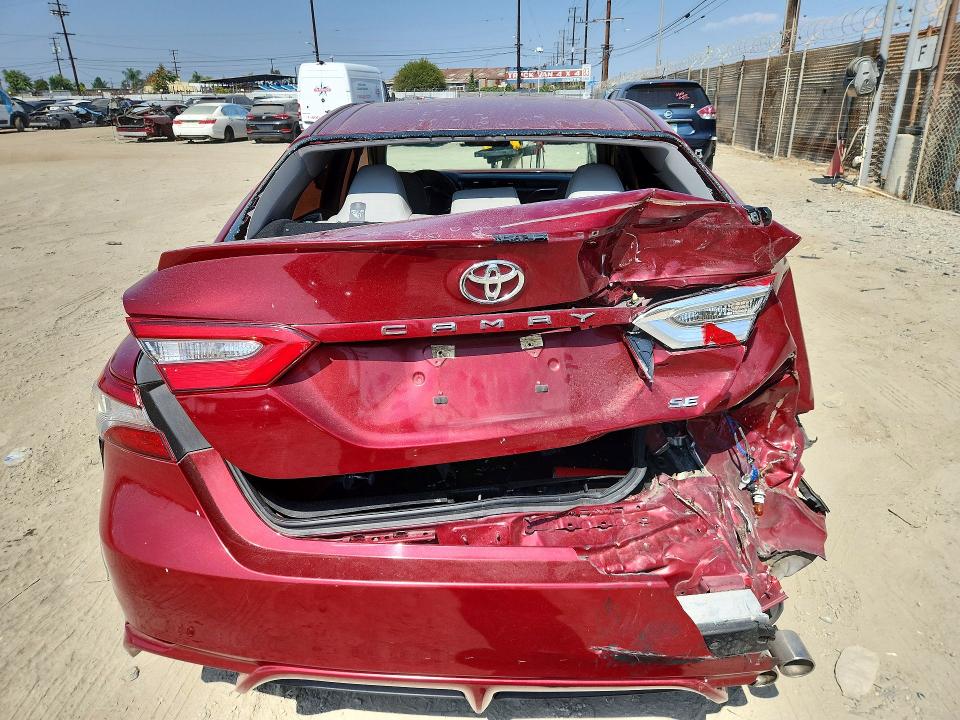 Продаж на аукціоні авто 2018 Toyota Camry, vin: 4T1B11HK0JU617342, номер лоту: 70498296