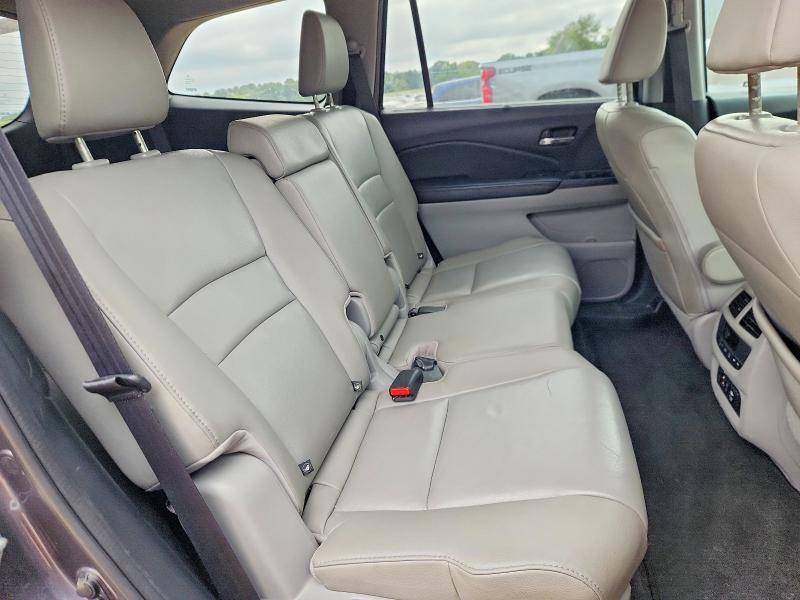 Продаж на аукціоні авто 2017 Honda Pilot, vin: 5FNYF5H80HB013675, номер лоту: 69546286