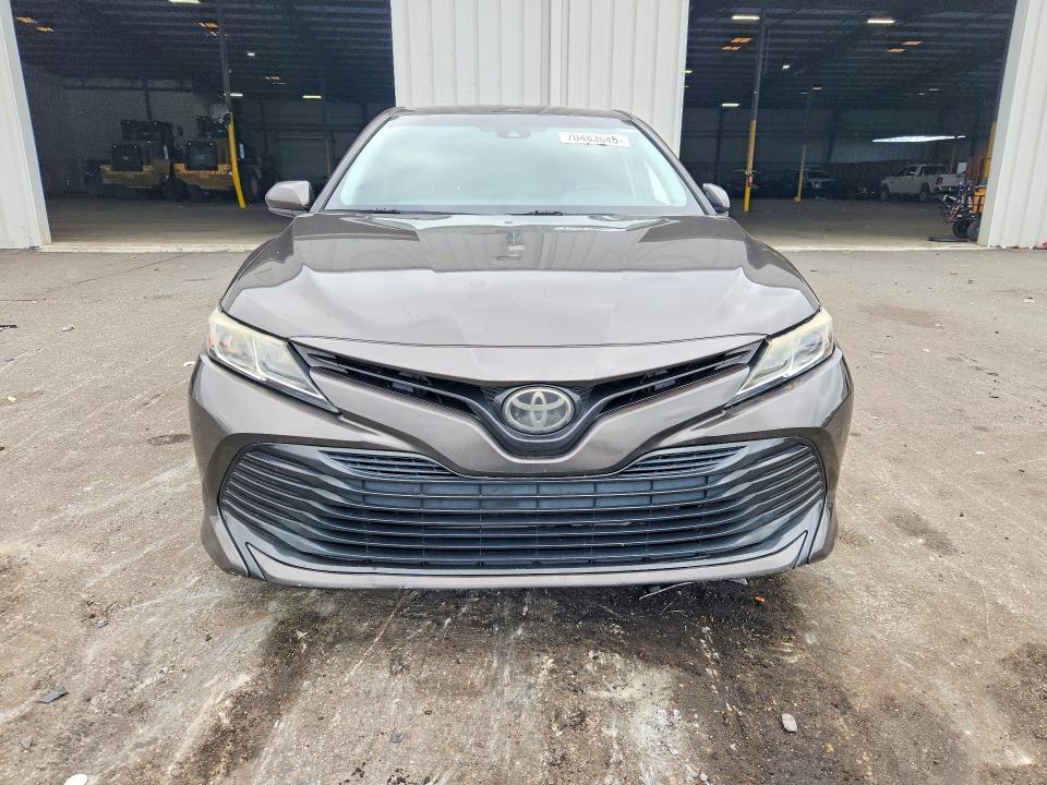 Продажа на аукционе авто 2018 Toyota Camry, vin: 4T1B11HK4JU017357, номер лота: 70483646