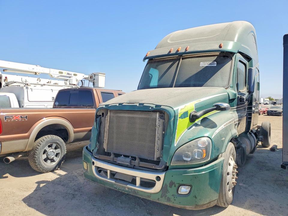 73745605 :رقم المزاد ، 3AKJGLDV1FSGL2245 vin ، 2015 Freightliner Cascadia مزاد بيع