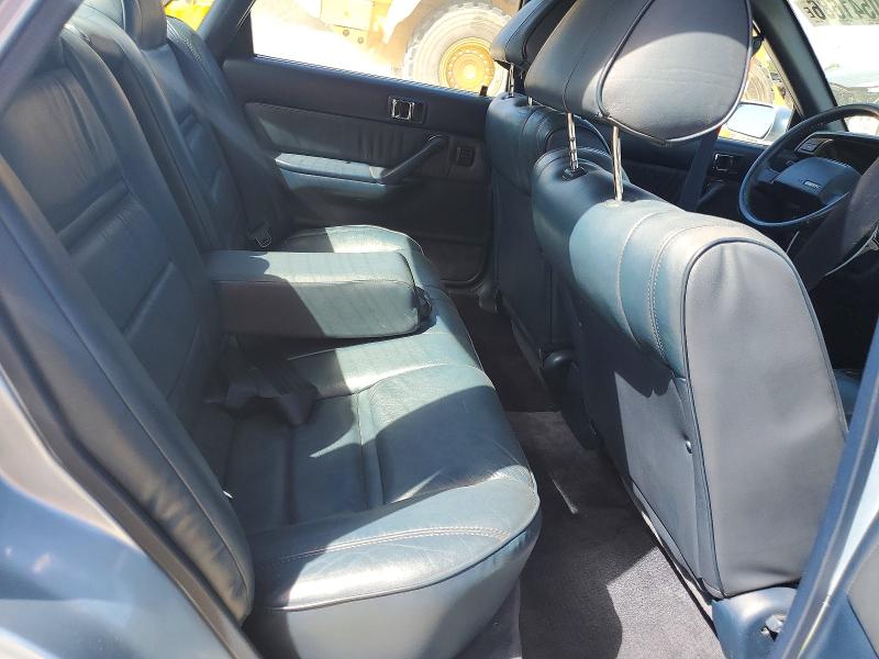 70541686 :رقم المزاد ، 4T1VV22E1LU030080 vin ، 1990 Toyota Camry مزاد بيع