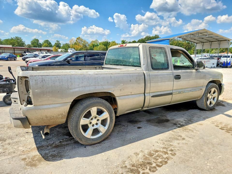 70498066 :رقم المزاد ، 2GTEC19X731244093 vin ، 2003 Gmc New Sierra مزاد بيع
