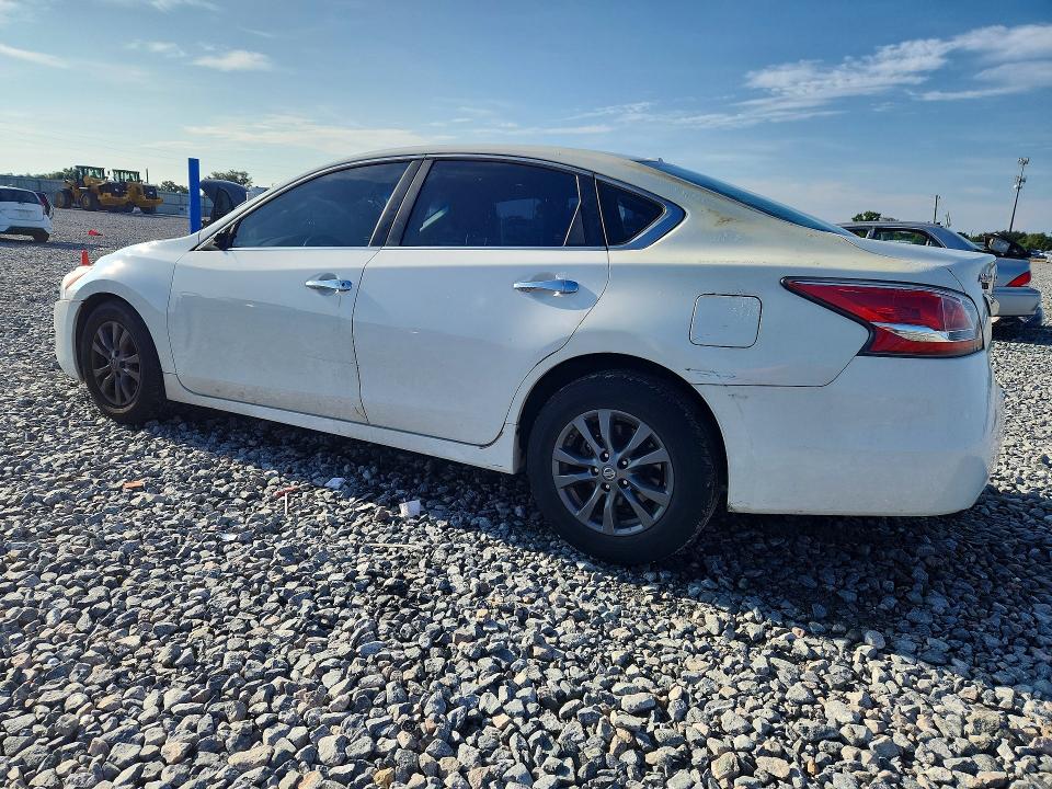 2015 Nissan Altima მანქანა იყიდება აუქციონზე, vin: 1N4AL3AP0FN385246, აუქციონის ნომერი: 68370896