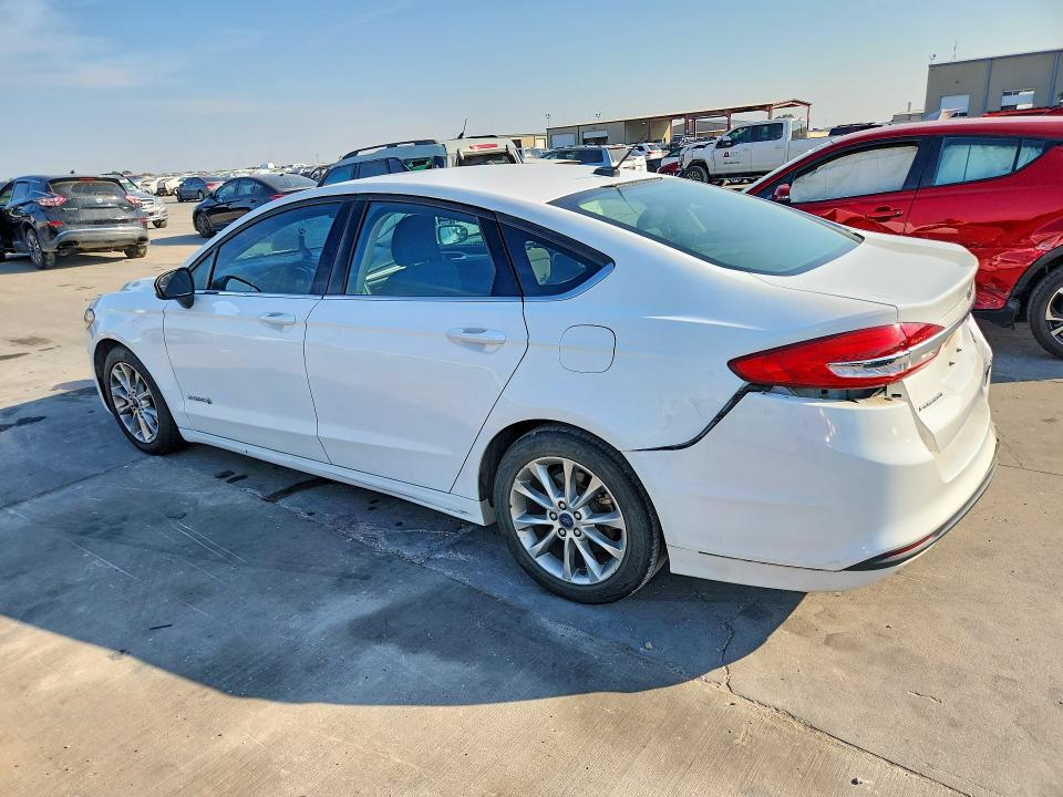 69261706 :رقم المزاد ، 3FA6P0LU3HR287856 vin ، 2017 Ford Fusion مزاد بيع