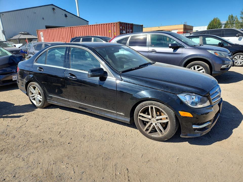 68826826 :رقم المزاد ، WDDGF8AB6DA744218 vin ، 2013 Mercedes-benz C مزاد بيع