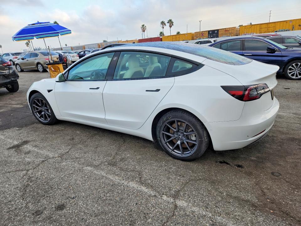 68578476 :رقم المزاد ، 5YJ3E1EA8MF028836 vin ، 2021 Tesla Model 3 مزاد بيع