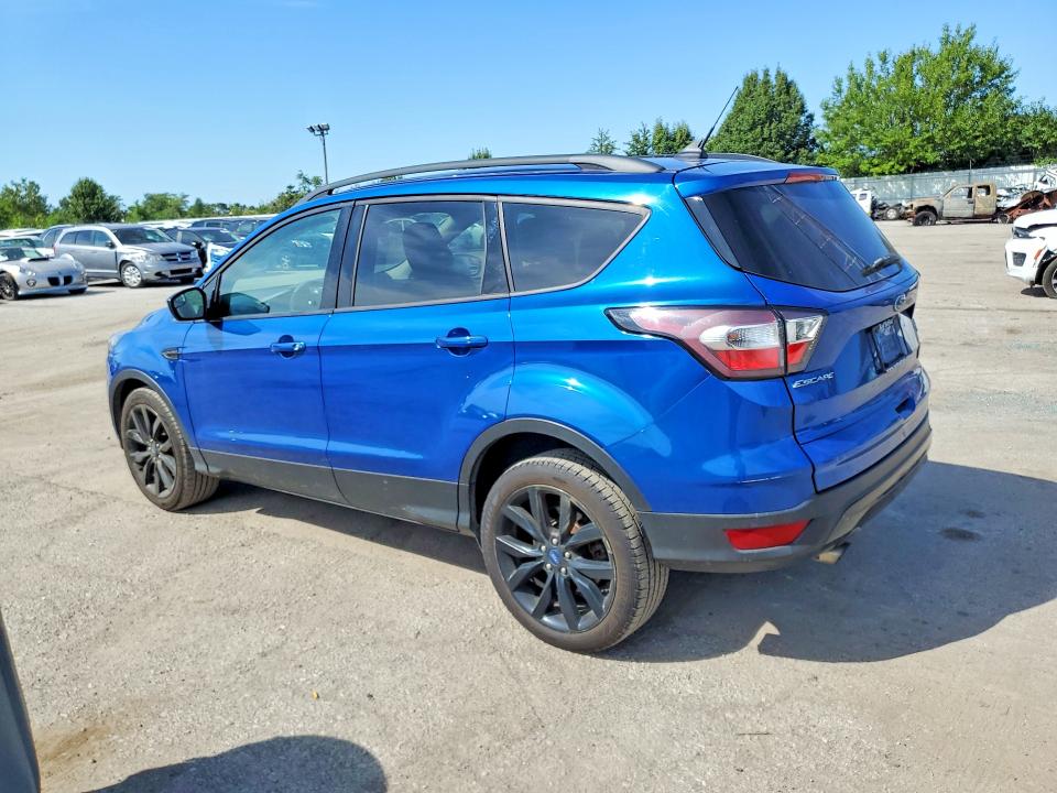 68970326 :رقم المزاد ، 1FMCU0GD2JUD42517 vin ، 2018 Ford Escape مزاد بيع
