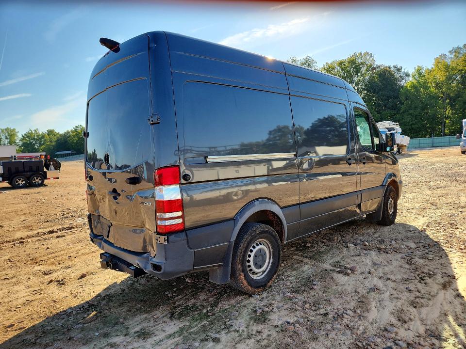 67648646 :رقم المزاد ، WD3PE7CDXHP521814 vin ، 2017 Mercedes-benz Sprinter مزاد بيع