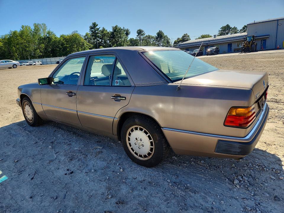 69246436 :رقم المزاد ، WDBEB28D9LB183778 vin ، 1990 Mercedes-benz 300 مزاد بيع