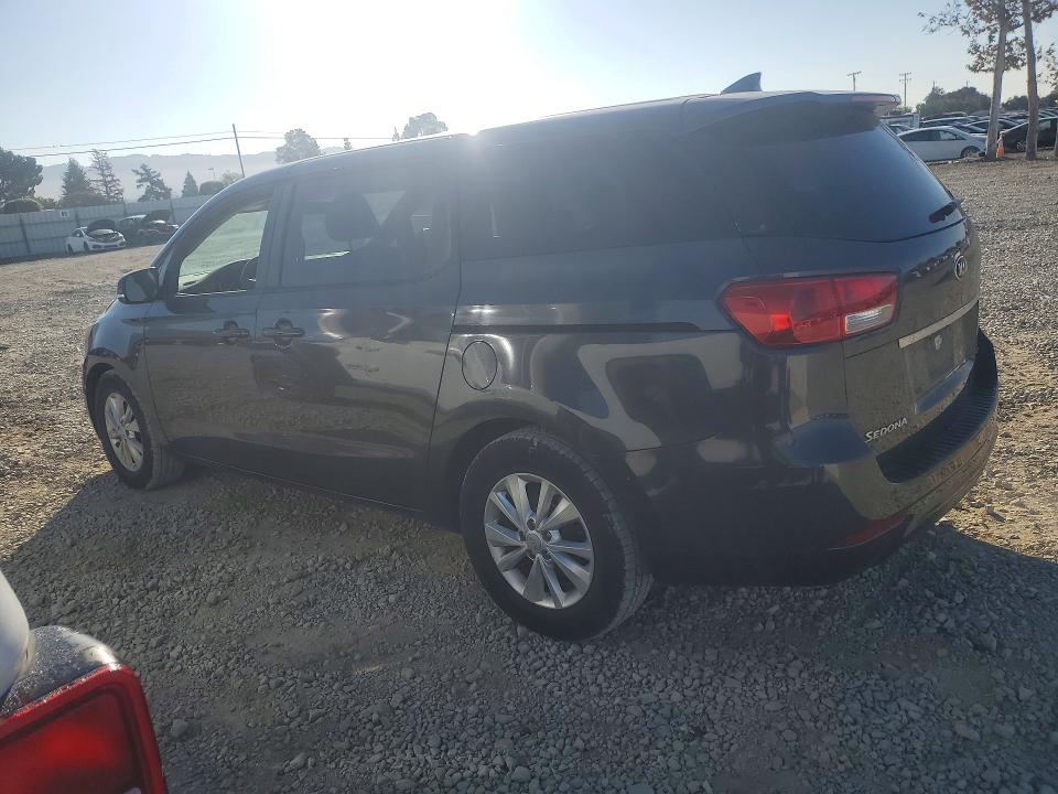 69995556 :رقم المزاد ، KNDMB5C15J6407100 vin ، 2018 Kia Sedona مزاد بيع