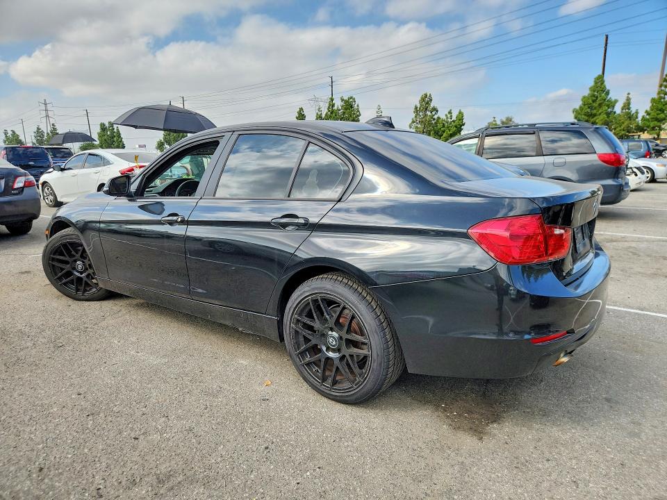 68921636 :رقم المزاد ، WBA3C1C59DF436167 vin ، 2013 Bmw 328 مزاد بيع