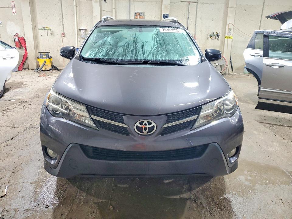 2015 Toyota Rav4 მანქანა იყიდება აუქციონზე, vin: JTMZFREV2FJ037102, აუქციონის ნომერი: 70303006