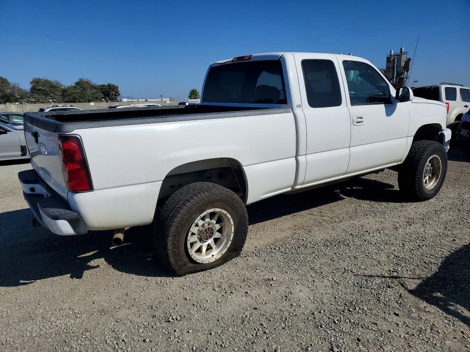69599806 :رقم المزاد ، 1GCHC29U85E106234 vin ، 2005 Chevrolet Silverado مزاد بيع