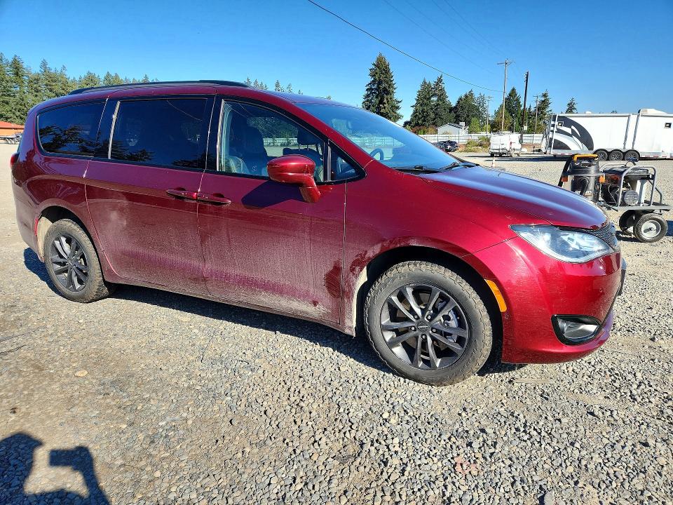 68191786 :رقم المزاد ، 2C4RC3BG0LR270673 vin ، 2020 Chrysler Pacifica مزاد بيع