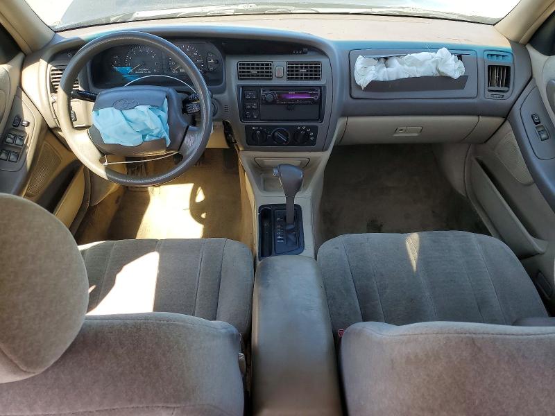68692146 :رقم المزاد ، 4T1BF18B0WU235918 vin ، 1998 Toyota Avalon مزاد بيع