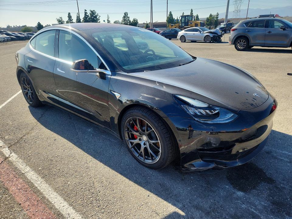 Продаж на аукціоні авто 2018 Tesla Model 3, vin: 5YJ3E1EB7JF083833, номер лоту: 69735916