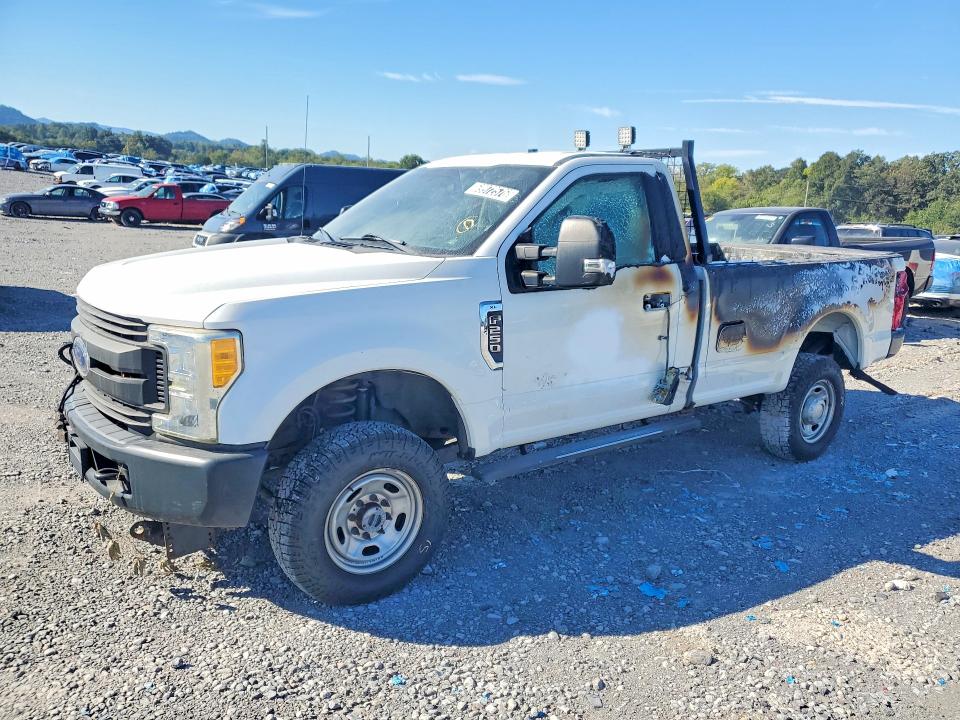 69972576 :رقم المزاد ، 1FTBF2B63HEC27718 vin ، 2017 Ford F250 مزاد بيع