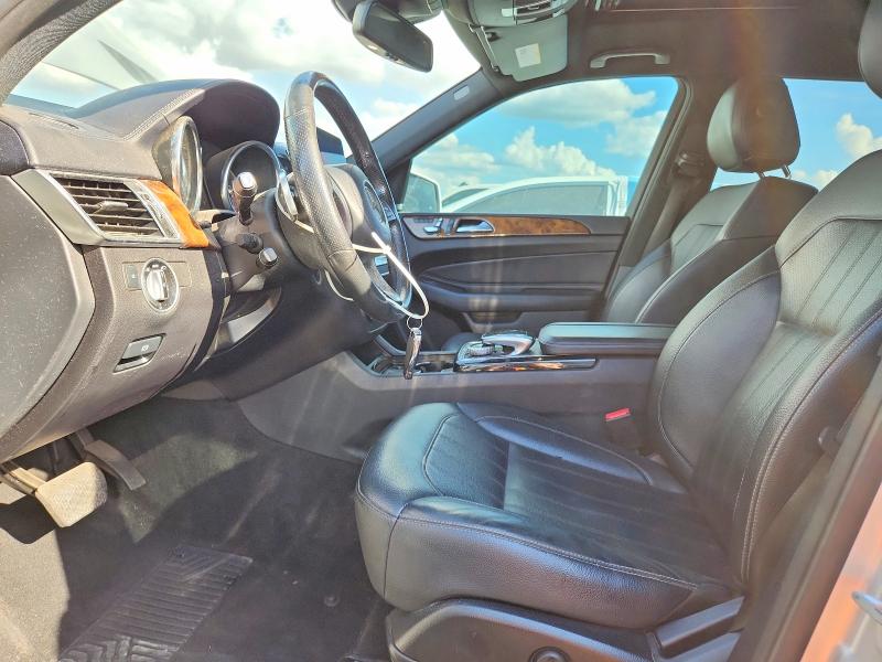 64070436 :رقم المزاد ، 4JGDF6EE0HA943806 vin ، 2017 Mercedes-benz Gls مزاد بيع