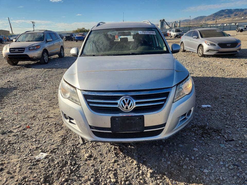 Продаж на аукціоні авто 2010 Volkswagen Tiguan, vin: WVGBV7AX1AW516053, номер лоту: 70315266