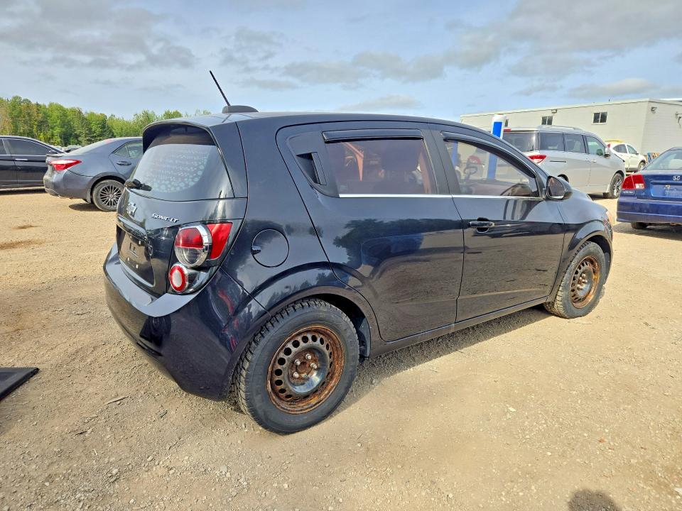69871486 :رقم المزاد ، 1G1JC6SH1F4118120 vin ، 2015 Chevrolet Sonic مزاد بيع
