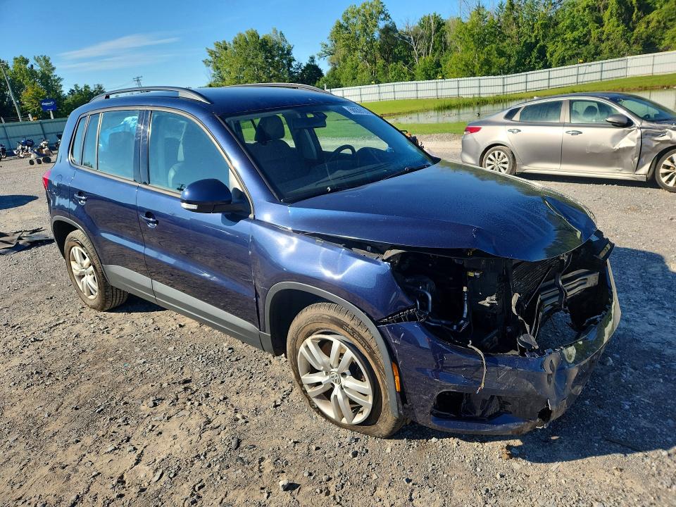 68039126 :رقم المزاد ، WVGBV7AX4GW587529 vin ، 2016 Volkswagen Tiguan مزاد بيع