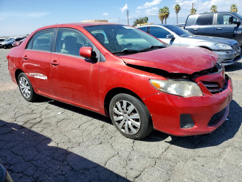70179256 :رقم المزاد ، JTDBU4EE1DJ117692 vin ، 2013 Toyota Corolla مزاد بيع