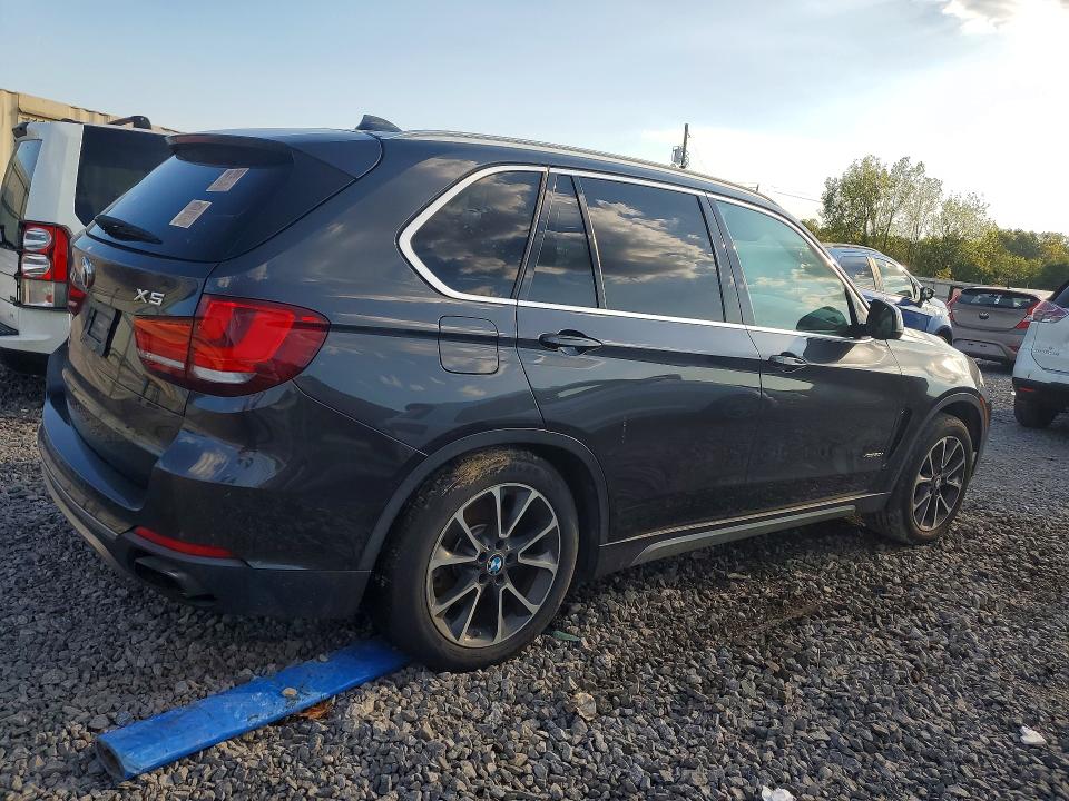 68721466 :رقم المزاد ، 5UXKR6C59H0J83823         vin ، 2017 Bmw X5 مزاد بيع