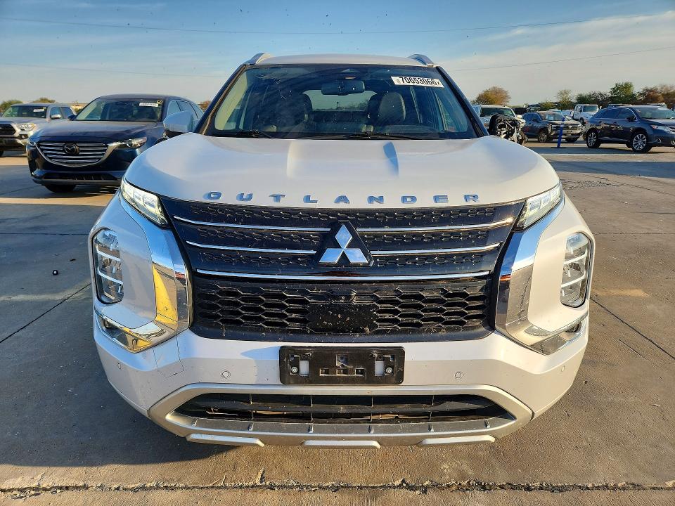 70653066 :رقم المزاد ، JA4J3VA84NZ071597 vin ، 2022 Mitsubishi Outlander مزاد بيع