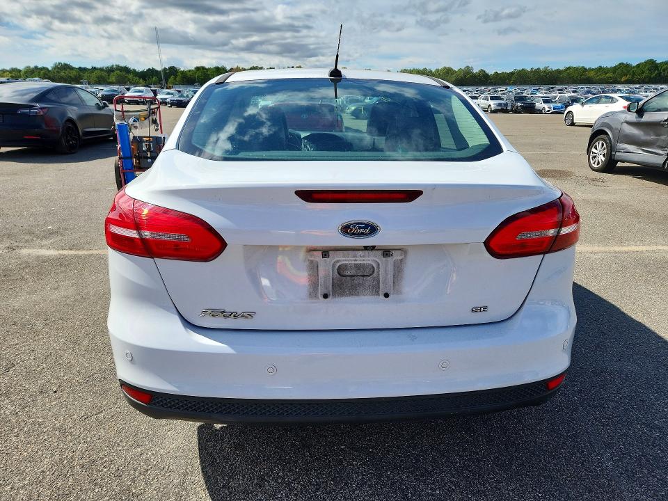 71166226 :رقم المزاد ، 1FADP3F21GL223654 vin ، 2016 Ford Focus مزاد بيع