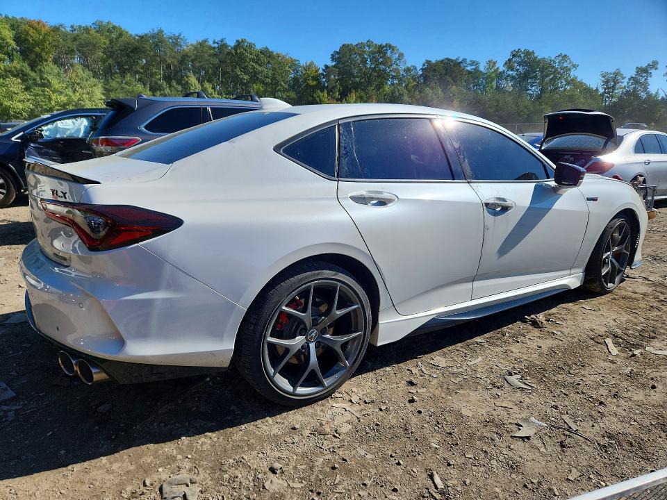 70973726 :رقم المزاد ، 19UUB7F93NA002421 vin ، 2022 Acura Tlx مزاد بيع