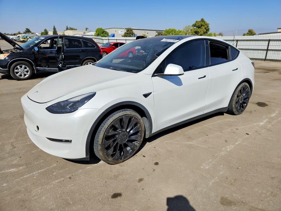 Auction sale of the 2022 Tesla Model Y, vin: 7SAYGDEF6NF389208, lot number: 68970766